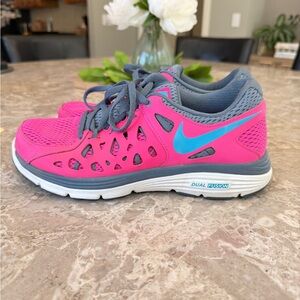 Nike Dual Fusion Run 2 Women's Pink and Gray Running Shoes